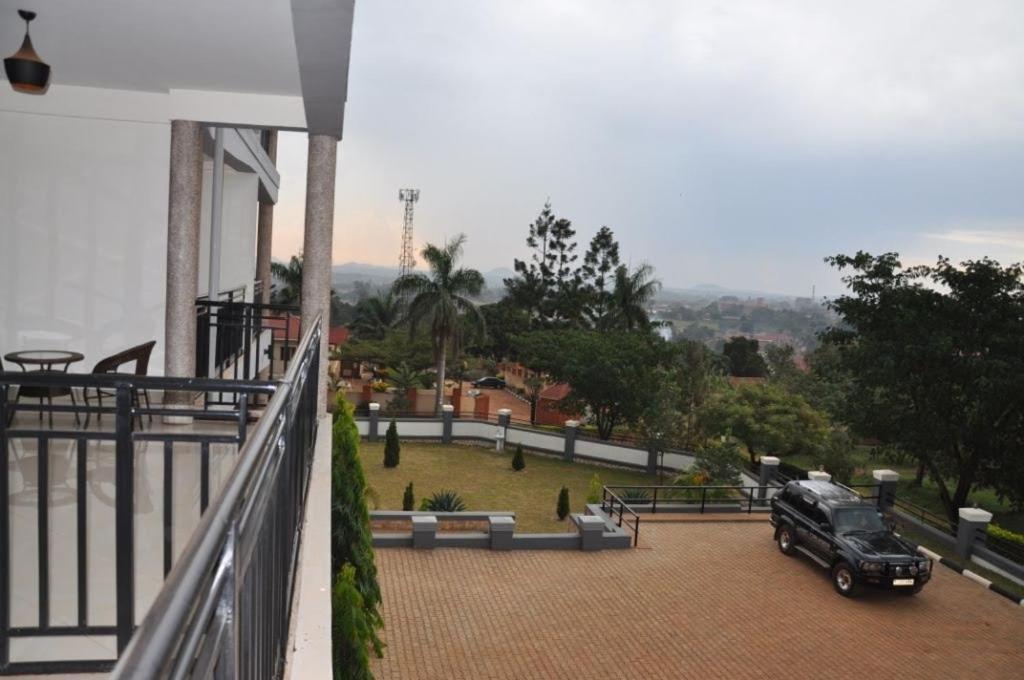 Hoima Eka Hotel Dış mekan fotoğraf